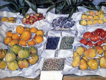 150の主題の芸術作品 Painting - スタンドに並べられた果物 印象派 ギュスターヴ・カイユボットの静物画